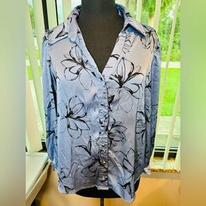 Sara Michelle Blue and Black Floral Button-Down Shirt Size Medium